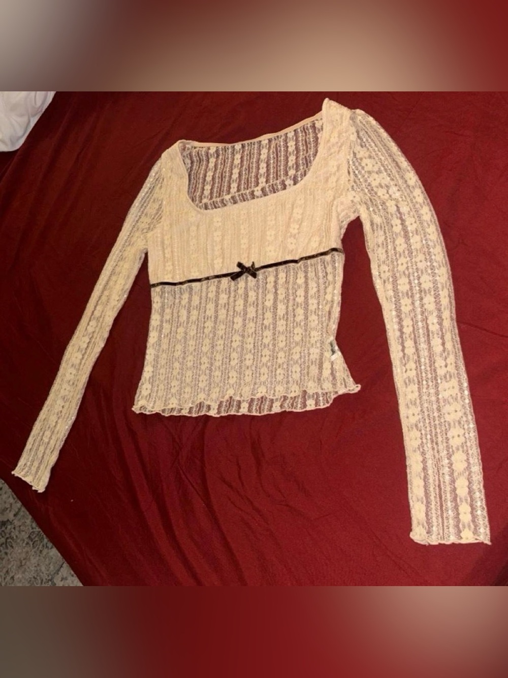Scoop Neck Long-Sleeve Cream Lace Top with a Brown Suede Bow Trim Women’s Small